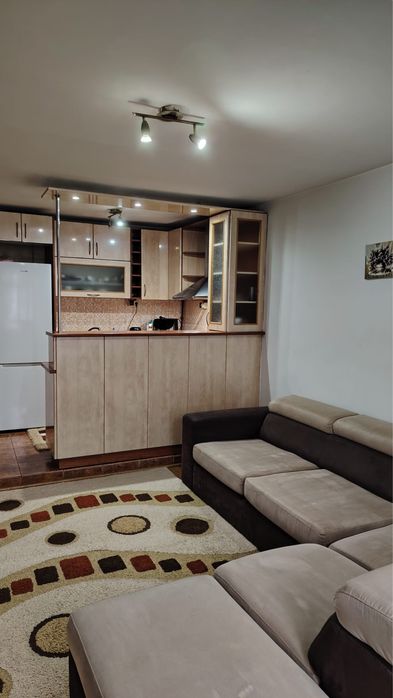 Inchiriez apartament 3 camere +mansardă