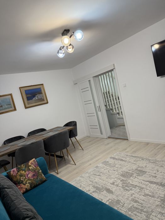 Aparament duplex in Centru cu 3 camere, 2 balcoane,2 bai, boxa, etc.