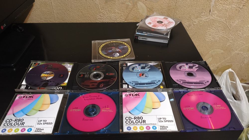 Диски с играми на PlayStation 1, One