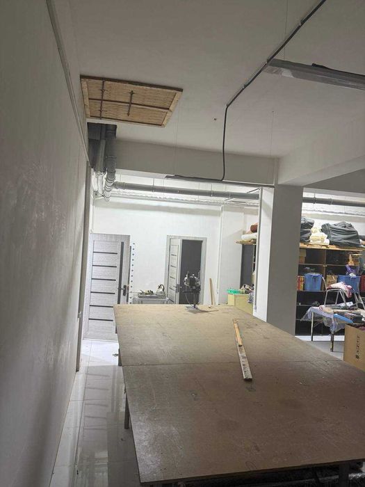 Продается коммерческое помещение 72 м  Сергели  возле Машиного базара