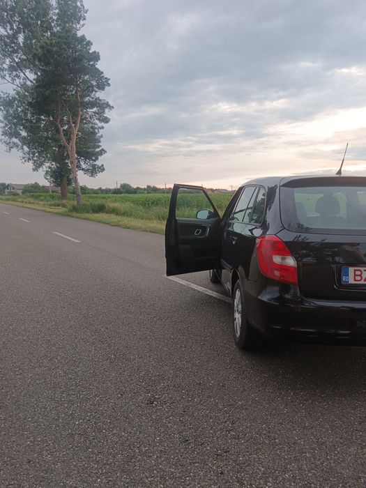 Vând skoda Fabia