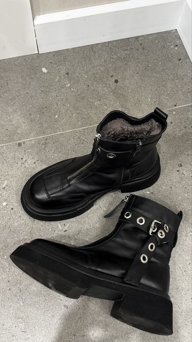 Продаю зимние ботинки