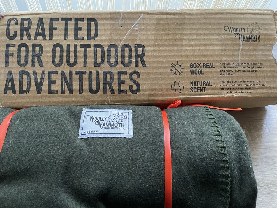 Patura din lana, noua. In cutie