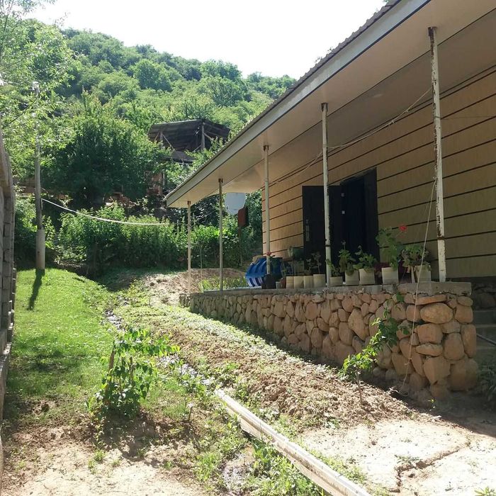 Chimgan Chimyon 2 liniyada yer maydoni 600 m2 dacha sotiladi.