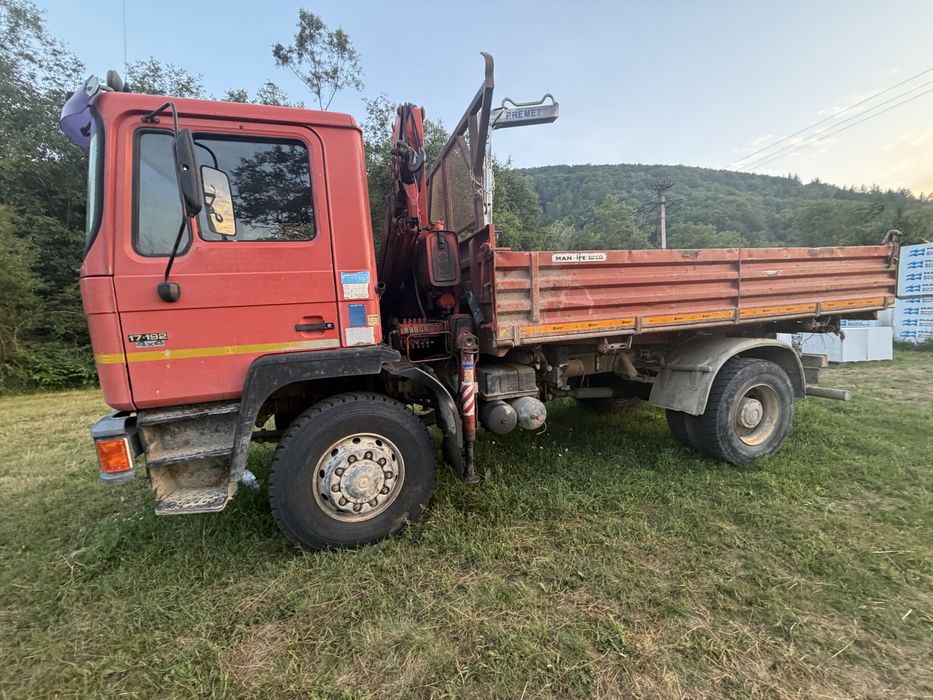 Vand Man 4x4 cu macara si basculabil. .
