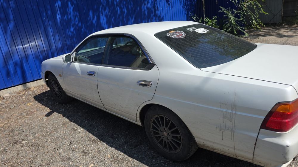 Продам Nissan laurel