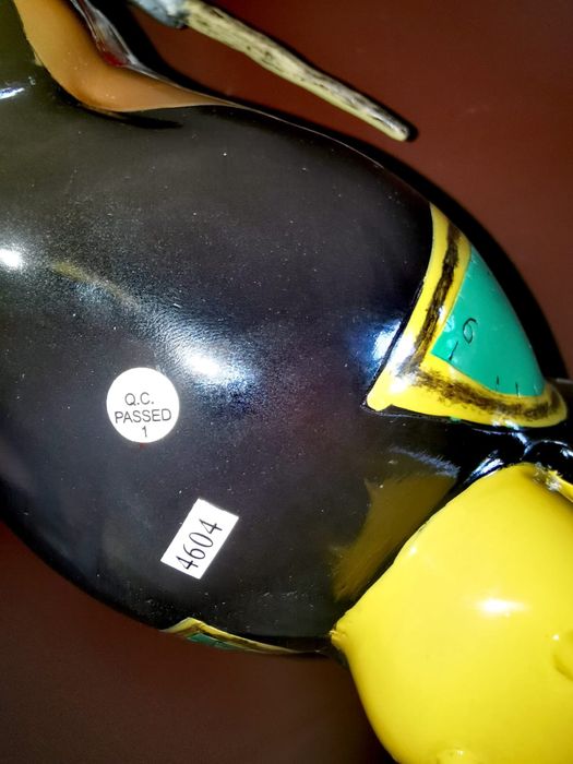 Парад на кравите CowParade Салвадор Каули крава арт фигура акрил колаж