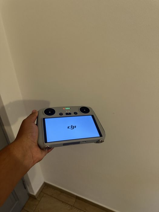 Dronă Dji mini 3