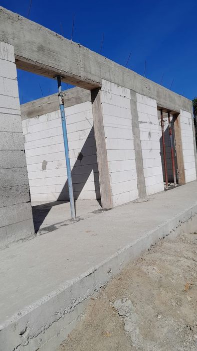 Casa in constructie de vanzare