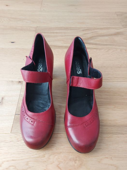 Pantofi din piele cu toc 38