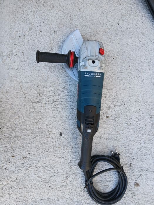 Безчетков ъглошлайф Bosch 30-230
