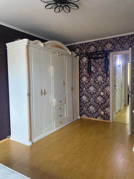 Продам 3х ком в 8 мкр 71кв.м