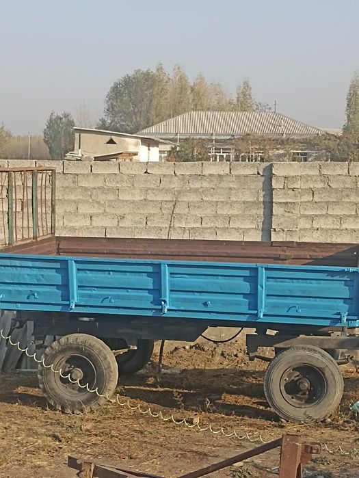 T 28 traktor sotiladi