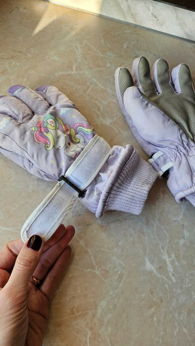 Перчатки зимние для девочки 7-10 лет.