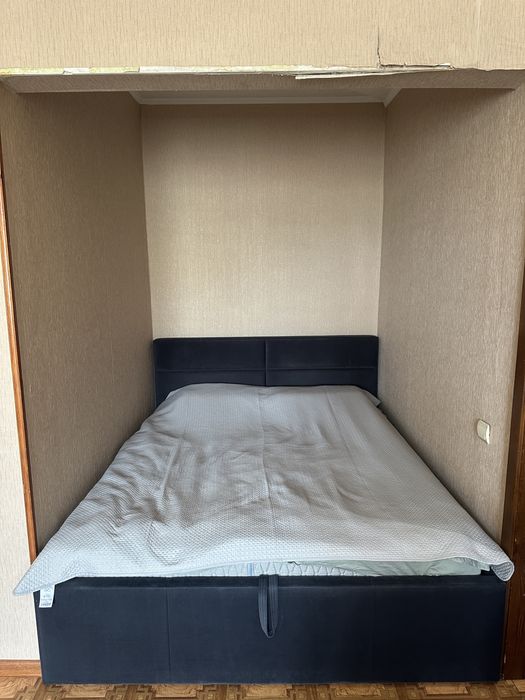 Продам кровать с матрасом