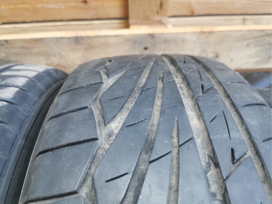 Anvelope de vara 215 55 17 .