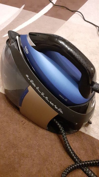 Vând stație de călcat beko