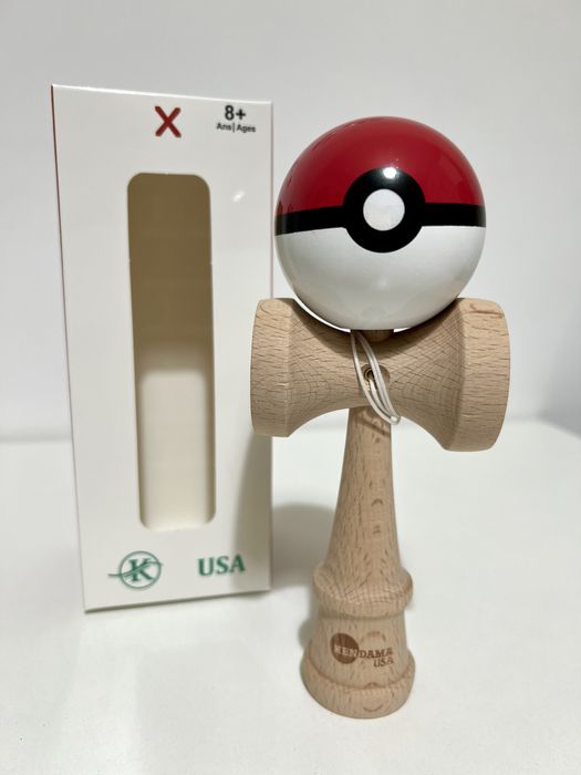 Kendama USA Pokemon - Bilă Pokeball Lucioasă