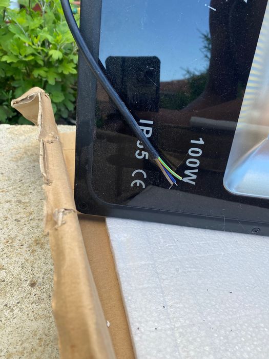 Lampă, Proiectoare 100w noi, lampi stradale