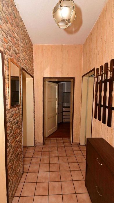 Продава се Тристаен апартамент в Перник, Център - 72 кв.м за 1237 €/кв.м - Снимка #10