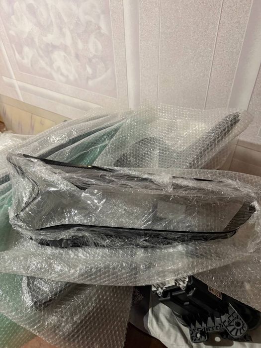 Trailblazer, Li, Byd va boshqalaga fara shisha bor