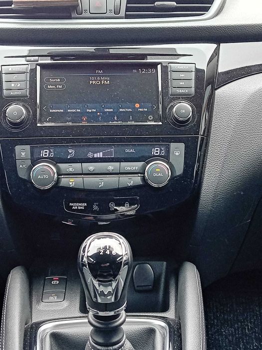NISSAN QASHQAI 1.3 BENZINĂ, 140 CP, AN FABR. 2020, 77000 km.