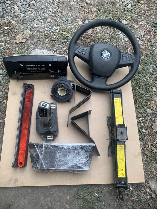 Продам на бмв орегинал запчасти