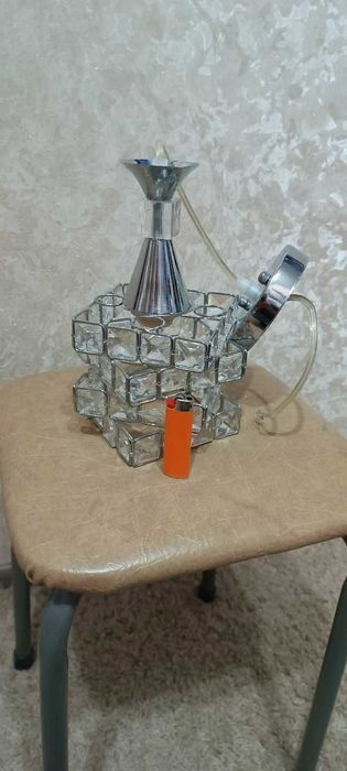 Продам небольшую люстру