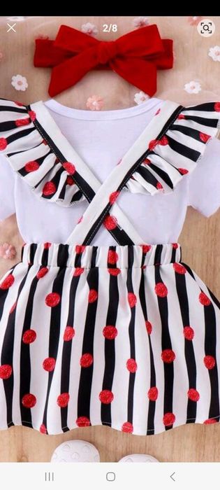 Compleu fetiță drăguță