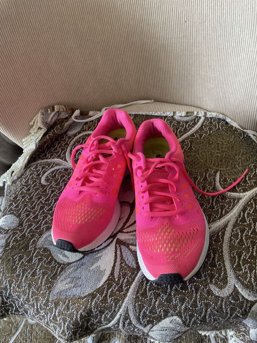 Кроссовки найк розовые