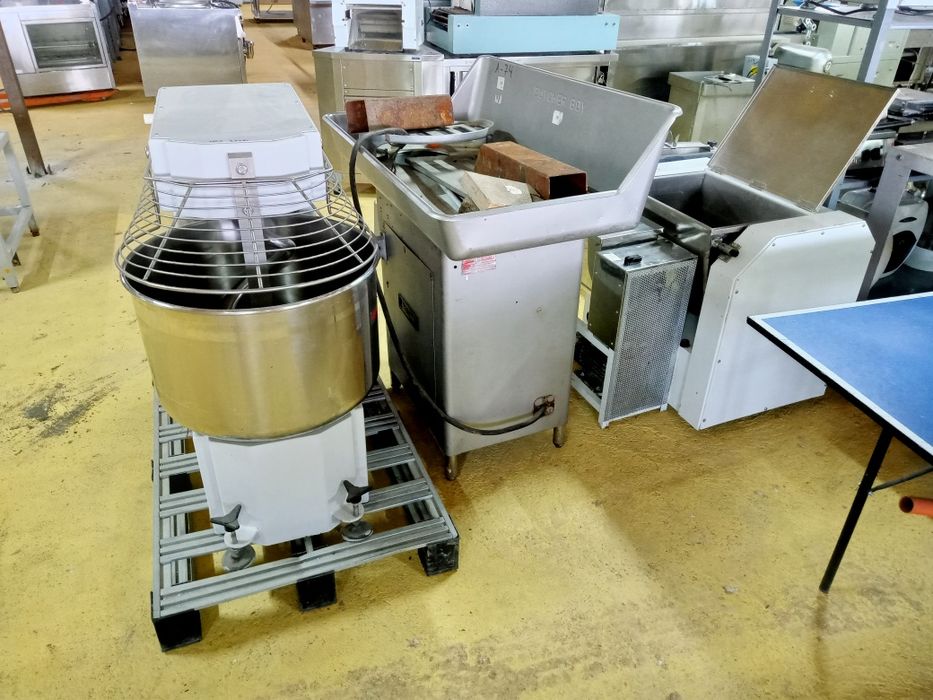 Плиты духовки холодильники диваны столы тестомесы