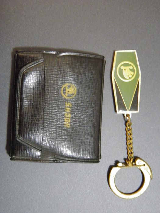 Стари значки и ключодържател оригинал SKODA