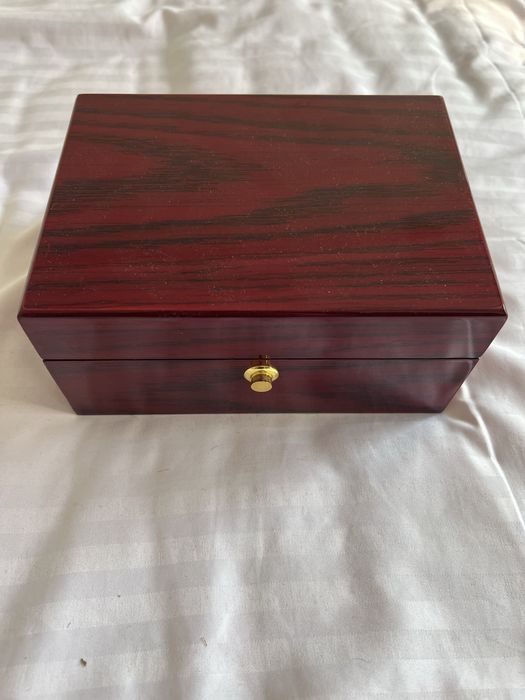 Продаем часы рулетка казино!