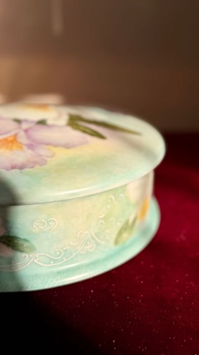 Коллекционная антикварная большая фарфоровая шкатулка Limoges Франция