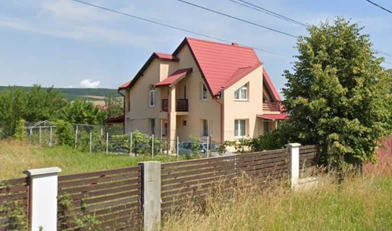 Inchiriez casa cu curte si gradina 3 dormitoare cu terase, living, bucatarie, 2 bai, 160mp, gradina 600mp, fara agentii