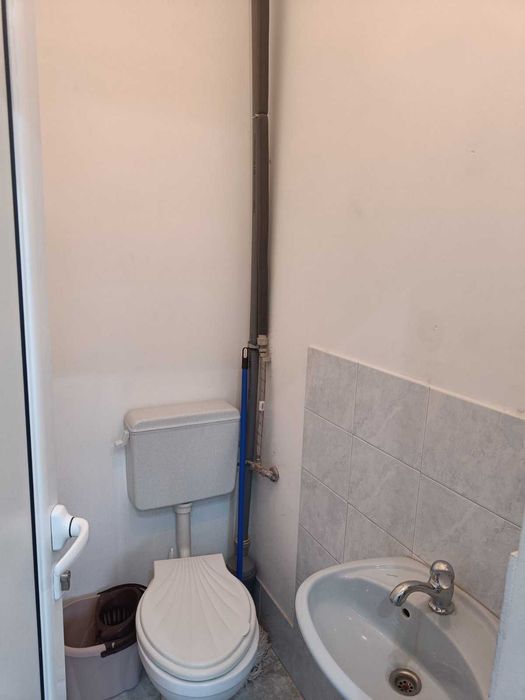 Отдава под наем помещение до парк "Розариум"