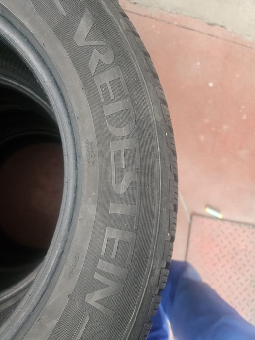 Гуми 235/60/18 дот20