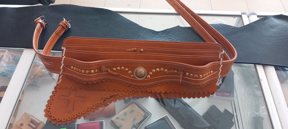 Силях за носия от кожа