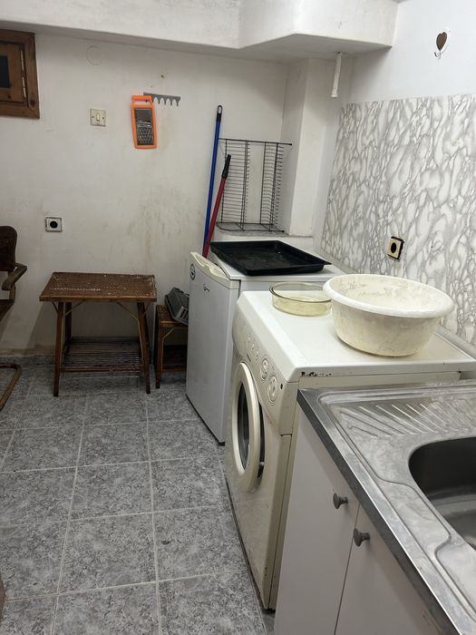 Продавам магазин офис в центъра на София