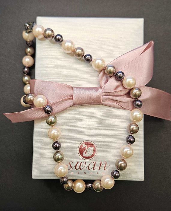 Перлена огърлица. Естествени перли и сребро.