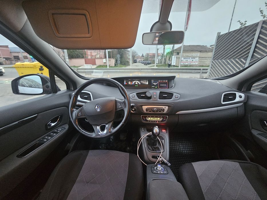 Vând renault grande scenic