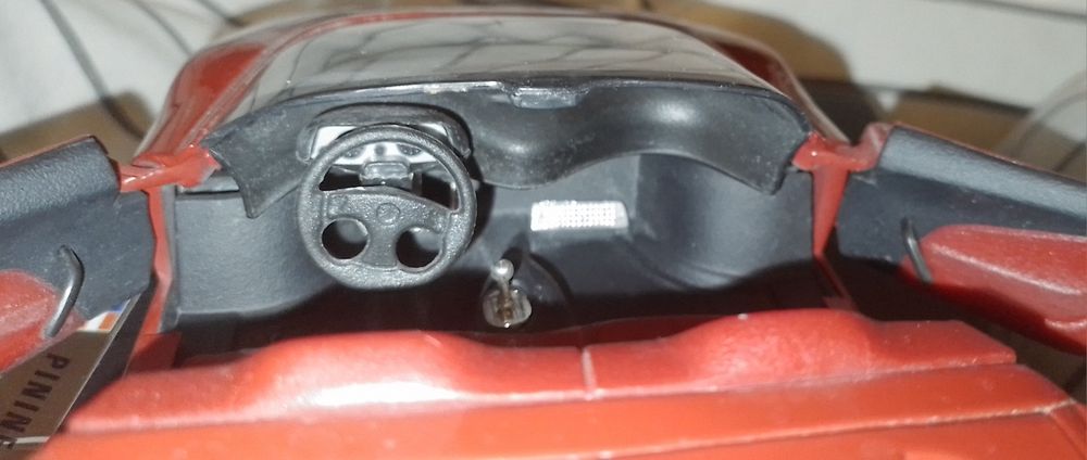 Ferrari Mythos мащаб 1/18