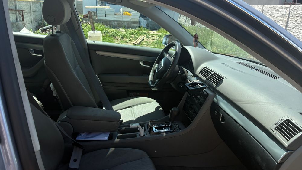 Audi A4 2006 Automat benzina are și gaz