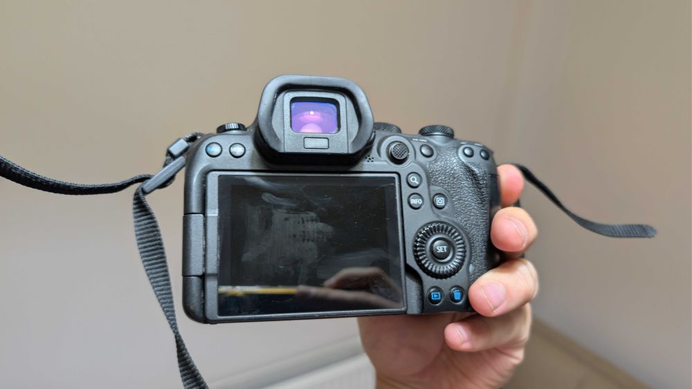 Canon R6 Mark II (Body) - Като нова - Батерия LP-E6P