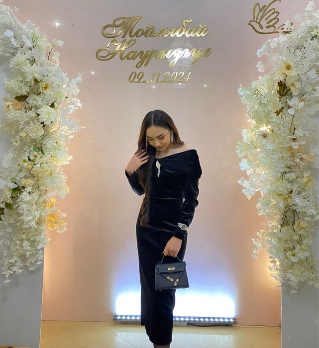 Продается платье размер 42-44