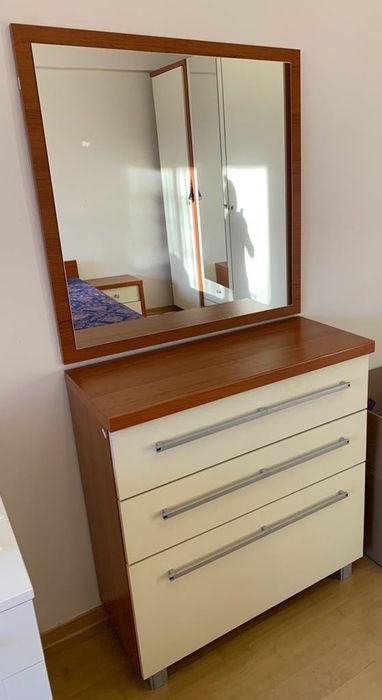 Продам спальный гарнитур