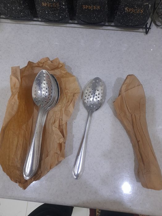 Продаётся новый ложки с дырками.