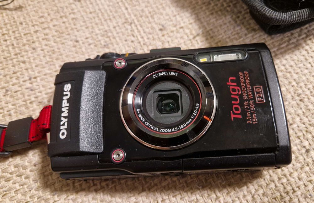 Фотоапарат Olympus Stylus TG-4 Tough