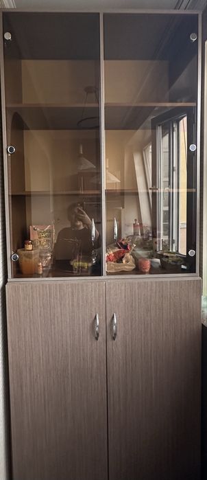 Продано шкаф с дверцами