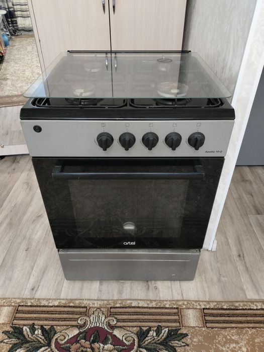 Продам газ плиту